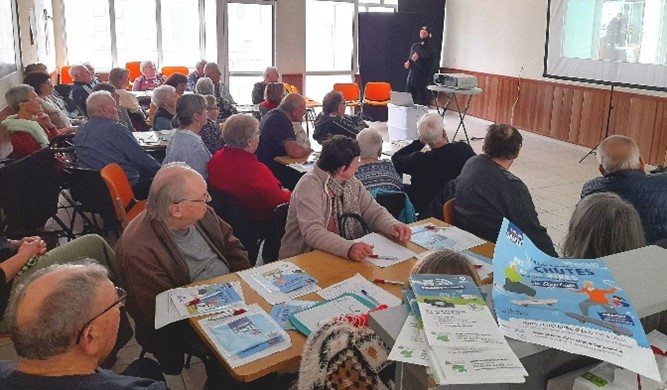 Séniors qui participent à l'activité de prévention