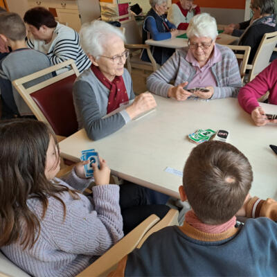 repas intergénérationnel lutter contre isolement sénior